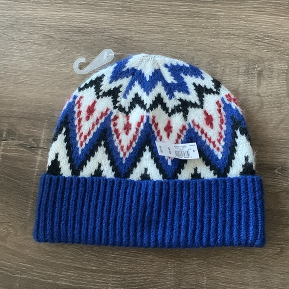 BUNDLE: Old Navy Unisex Fair Isle Beanie & Scarf Bundle - Picture 9 of 17